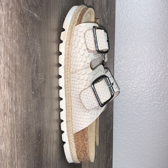 J/SLIDES LEIGTHON SLIDE SANDALS - Picture 4 of 7